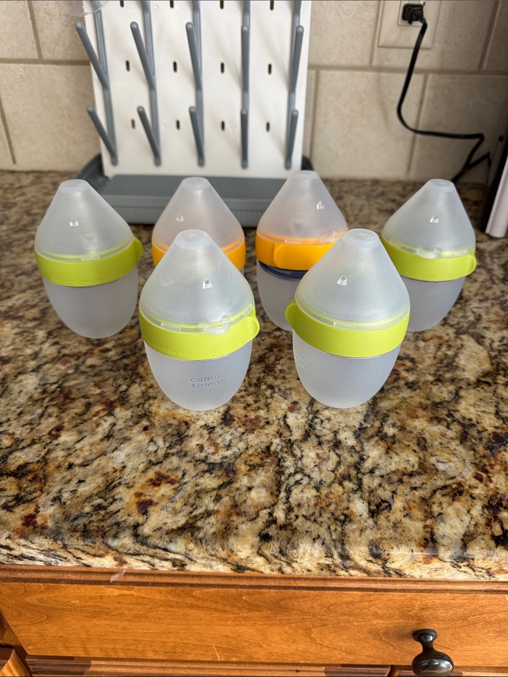 Comotomo Travel Silicone Bottles - Set with Lime Green & Yellow Caps